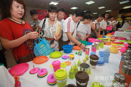 矽膠禮品1.jpg